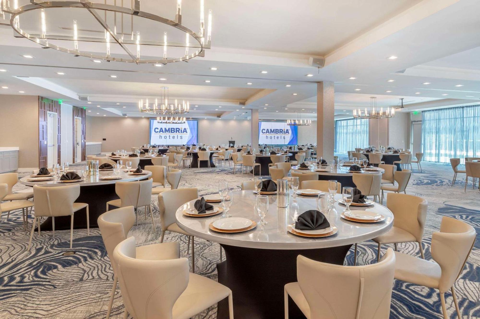 Cambria Hotel Waco University Riverfront المظهر الخارجي الصورة