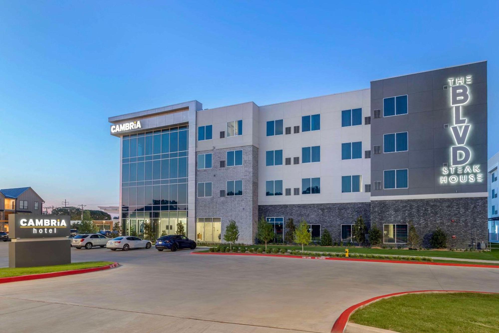 Cambria Hotel Waco University Riverfront المظهر الخارجي الصورة